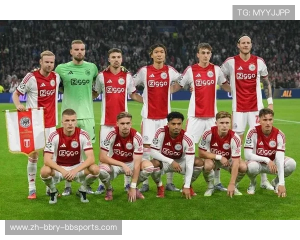 德甲球员毕业照合影合集：成长记忆与赛季回顾